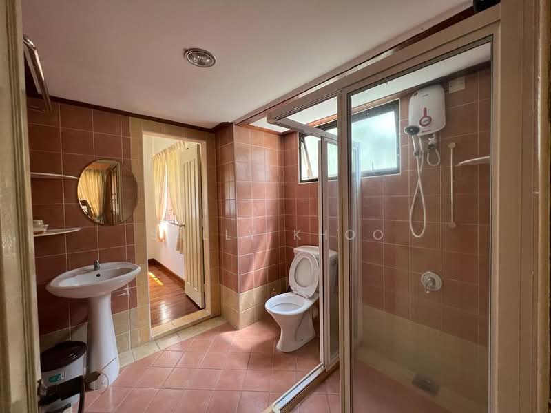 Semi-Detached House for Rent in Batu Feringghi (Penang) - Sally Khoo - Bathroom - PropertyGuru.com.my