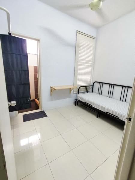 Rumah Teres 2 Tingkat untuk Dijual di Bandar Saujana Putra (Tanjong Duabelas) - Aqil Kamal - Bedroom - PropertyGuru.com.my