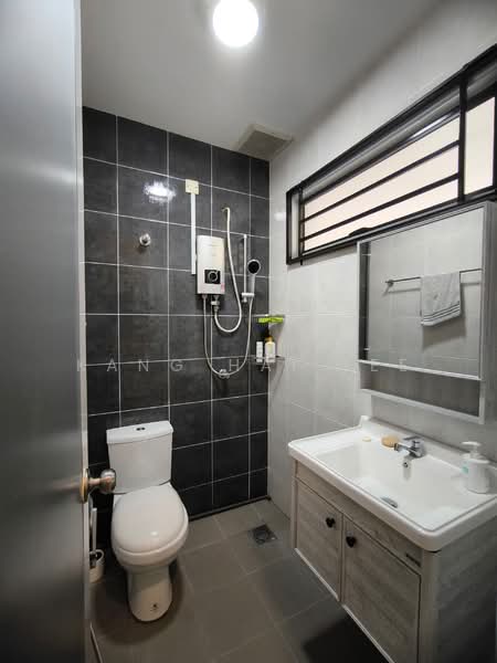 1-storey Terraced House for Sale in Kuala Klawang (Negeri Sembilan) - Kang Hai Tee - Master Bathroom - PropertyGuru.com.my