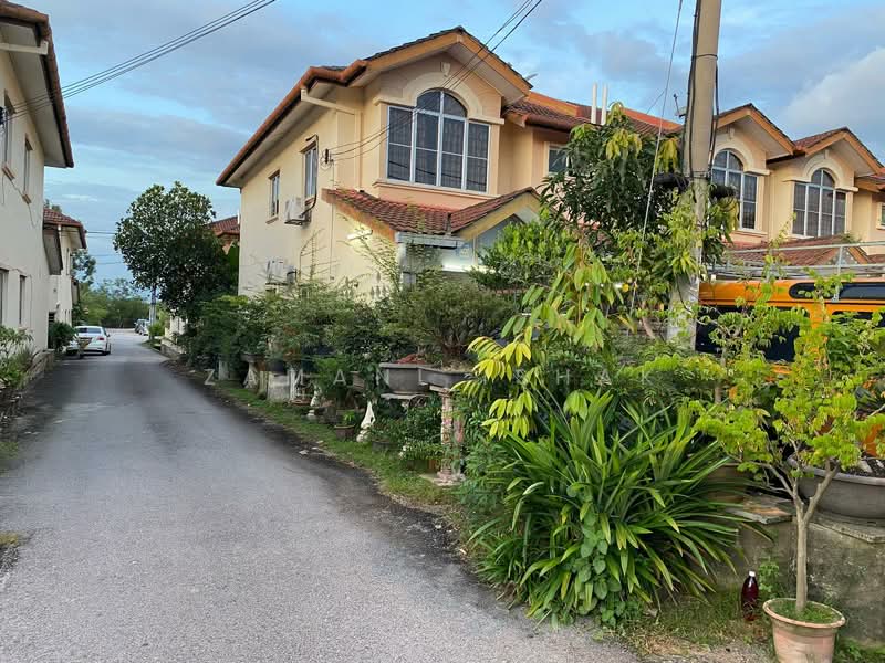 Rumah Teres 2 Tingkat untuk Dijual di Semenyih (Selangor) - Zamani Ishak - Exterior - PropertyGuru.com.my