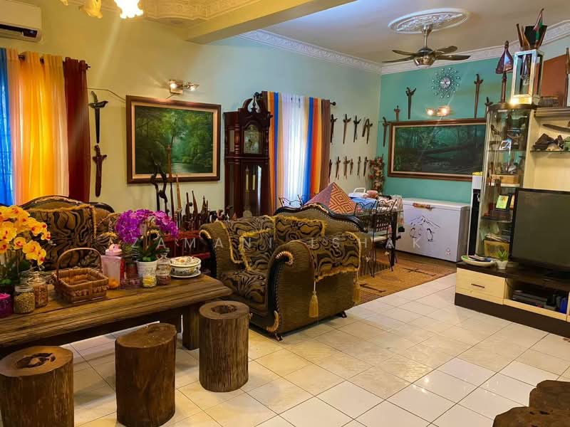 Rumah Teres 2 Tingkat untuk Dijual di Semenyih (Selangor) - Zamani Ishak - Living Room - PropertyGuru.com.my