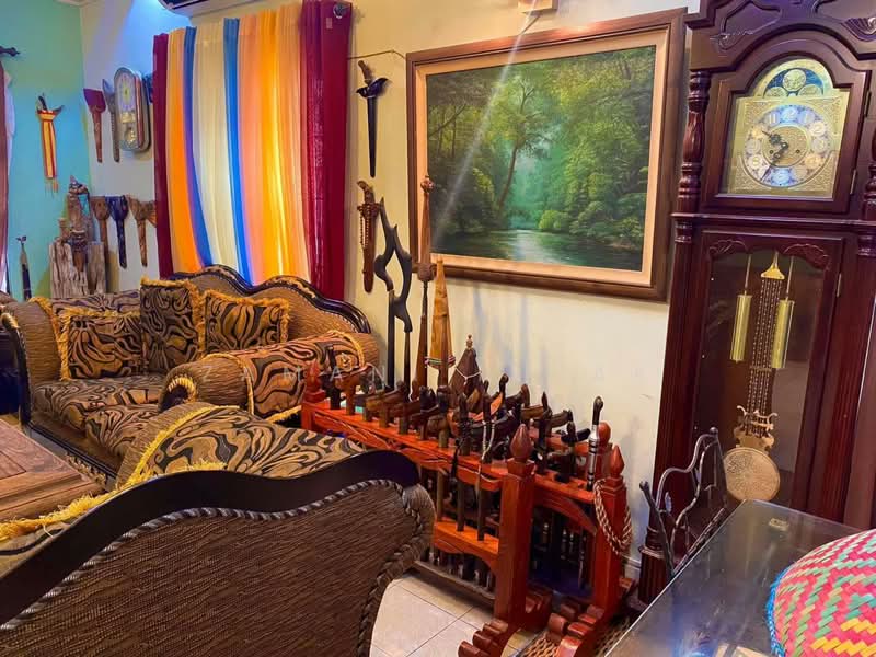 Rumah Teres 2 Tingkat untuk Dijual di Semenyih (Selangor) - Zamani Ishak - Living Room - PropertyGuru.com.my