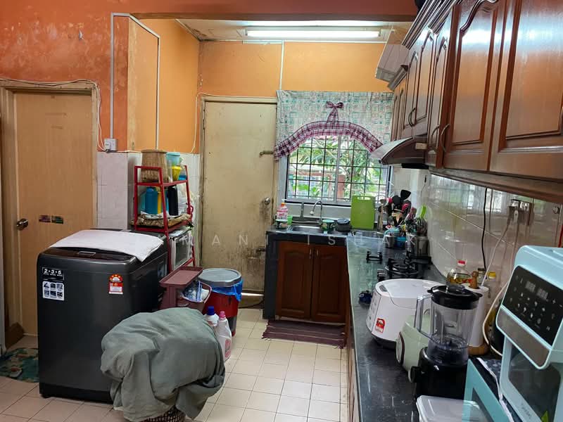 Rumah Teres 2 Tingkat untuk Dijual di Semenyih (Selangor) - Zamani Ishak - Kitchen - PropertyGuru.com.my