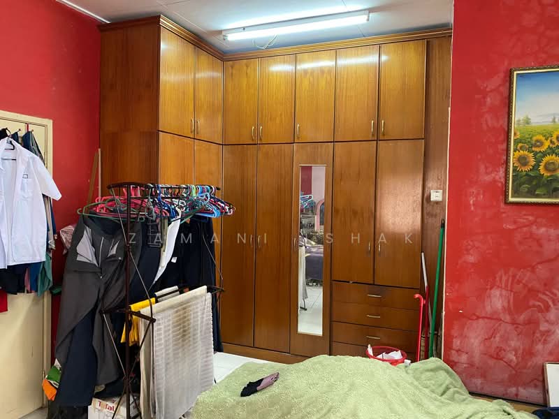 Rumah Teres 2 Tingkat untuk Dijual di Semenyih (Selangor) - Zamani Ishak - Bedroom - PropertyGuru.com.my