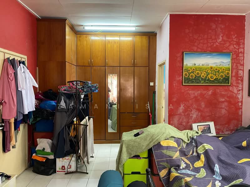Rumah Teres 2 Tingkat untuk Dijual di Semenyih (Selangor) - Zamani Ishak - Bedroom - PropertyGuru.com.my