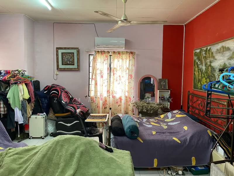 Rumah Teres 2 Tingkat untuk Dijual di Semenyih (Selangor) - Zamani Ishak - Bedroom - PropertyGuru.com.my