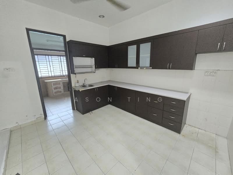 Rumah Teres 1 Tingkat untuk Disewa di Taman Pelangi Indah (Ulu Tiram) - Jason Ting - Kitchen - PropertyGuru.com.my