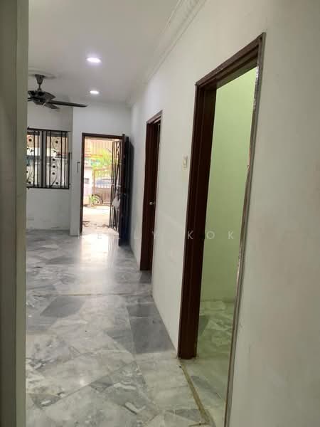 Rumah Teres 1 Tingkat untuk Dijual di Bukit Beruntung (Selangor) - Poh Kwen Kok - Corridor - PropertyGuru.com.my