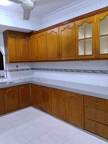 1-storey Terraced House for Rent in Taman Pelangi (Johor Bahru) - Glenn Chow - Kitchen - PropertyGuru.com.my
