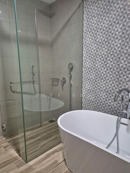 Service Residence for Rent at Hampton Height Damansara - Jeff Beh - Bathroom - PropertyGuru.com.my