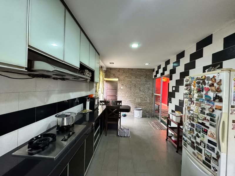 Bungalow for Sale in Bukit Beruntung (Selangor) - Ibrahim Iderus - Kitchen - PropertyGuru.com.my
