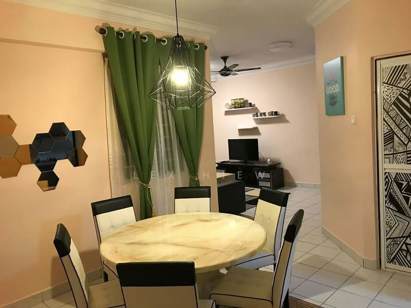 Apartment for Sale at Pangsapuri Persiaran Tanjung - Lex Hiew - Dining Room - PropertyGuru.com.my