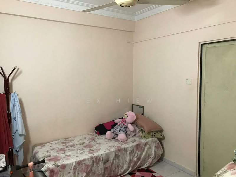 Apartment for Sale at Pangsapuri Persiaran Tanjung - Lex Hiew - Bedroom - PropertyGuru.com.my