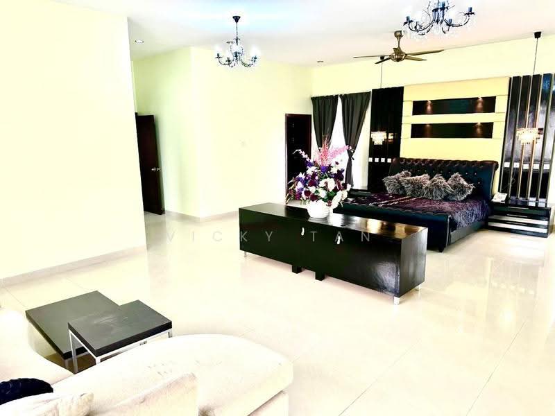 Bungalow House for Sale in Country Heights (Kajang) - Vicky Tan - Bedroom - PropertyGuru.com.my