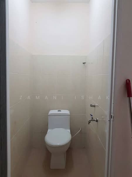 Rumah Teres untuk Dijual di Taman Sri Andalas (Klang) - Zamani Ishak - Bathroom - PropertyGuru.com.my