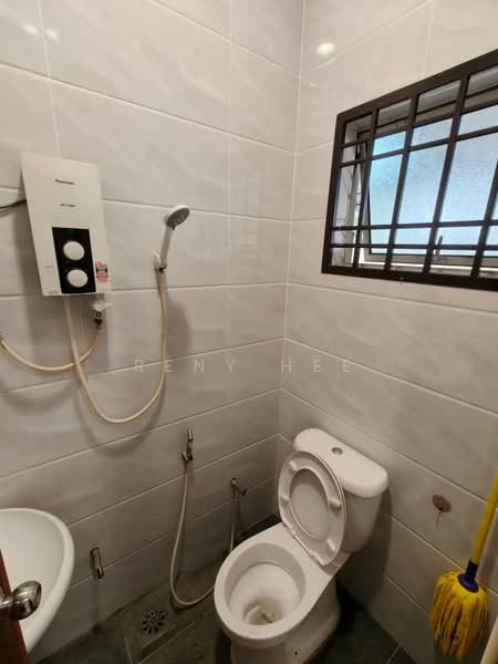 2-storey Terraced House for Rent in Taman Setia Indah (Tebrau) - Reny Hee - Bathroom - PropertyGuru.com.my