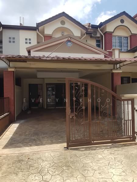 2-storey Terraced House for Sale in Seksyen U9 (Shah Alam) - Evelyn Khoo - Car Porch - PropertyGuru.com.my