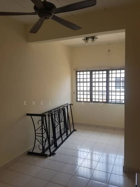 2-storey Terraced House for Sale in Seksyen U9 (Shah Alam) - Evelyn Khoo - Room - PropertyGuru.com.my