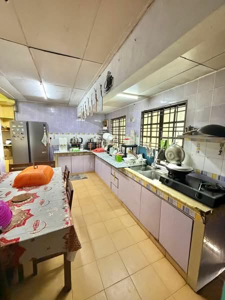 Rumah Teres untuk Dijual di Taman Desa Tebrau (Tebrau) - Reny Hee - Kitchen - PropertyGuru.com.my