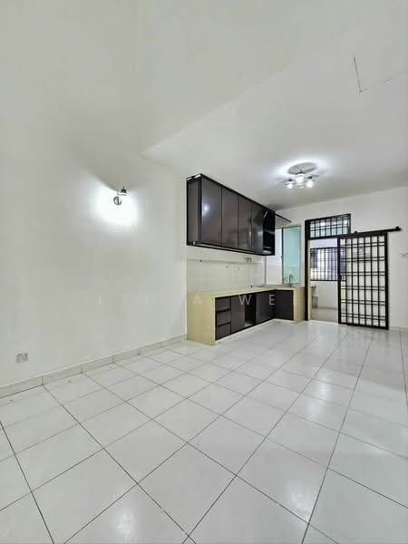 1.5-storey Terraced House for Sale in Johor Bahru (Johor) - Lydia Wee - Kitchen - PropertyGuru.com.my
