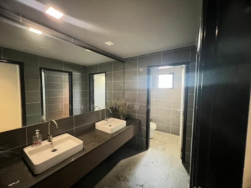 Commercial Bungalow for Rent in Taman U Thant (Ampang) - Tinesh Naidu - Bathroom - PropertyGuru.com.my