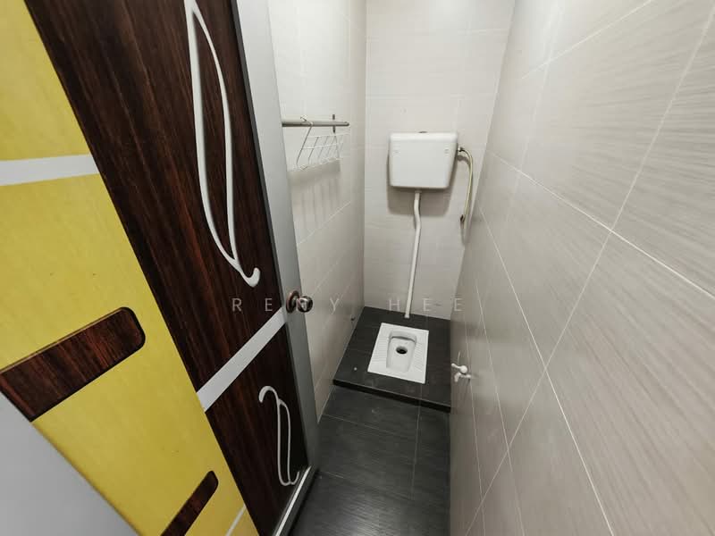 1-storey Terraced House for Sale in Taman Johor Jaya (Johor Bahru) - Reny Hee - Bathroom - PropertyGuru.com.my