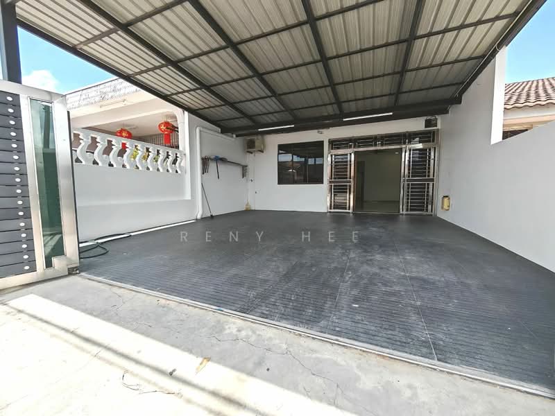 1-storey Terraced House for Sale in Taman Johor Jaya (Johor Bahru) - Reny Hee - Exterior - PropertyGuru.com.my