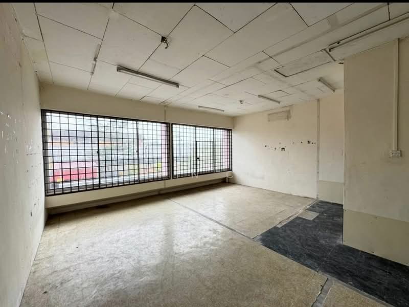 Shop for Rent in Taman Ungku Tun Aminah (Skudai) - Kelvin Chop - Interior - PropertyGuru.com.my
