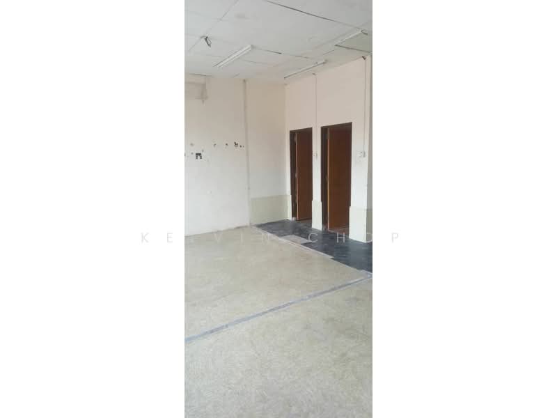 Shop for Rent in Taman Ungku Tun Aminah (Skudai) - Kelvin Chop - Interior - PropertyGuru.com.my