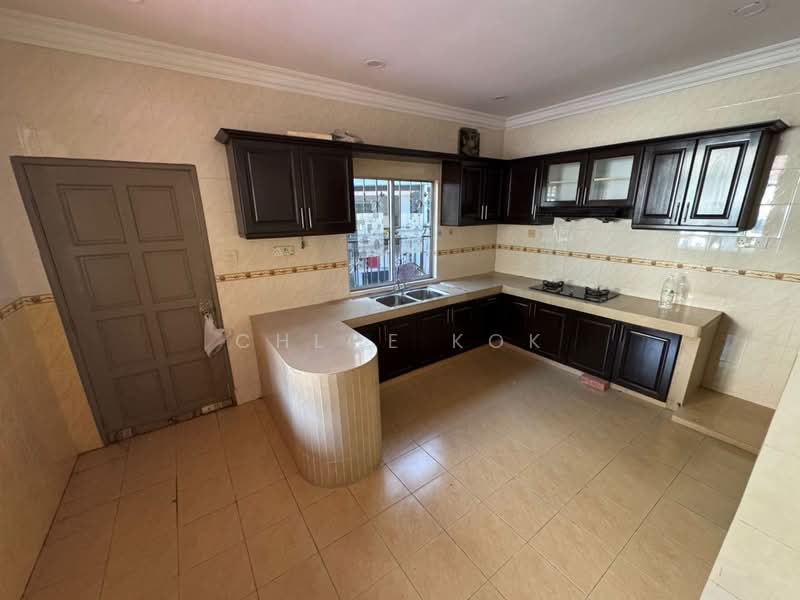 Cluster House for Sale in Rawang (Selangor) - Chloe Kok - Kitchen - PropertyGuru.com.my