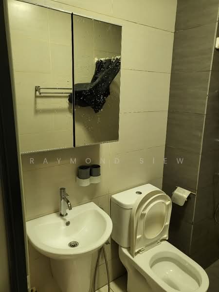 Service Residence for Sale at Cybersquare - Raymond Siew - Bathroom - PropertyGuru.com.my