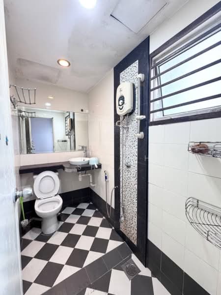 Service Residence for Rent at The Embassy (Bangunan Duta Impian) - Ong Lih Shyan - Bathroom - PropertyGuru.com.my