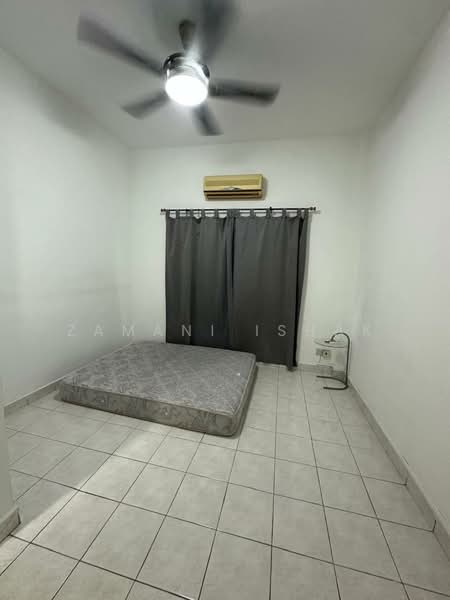 Pangsapuri untuk Dijual di Pangsapuri Lotus (Teratai) - Zamani Ishak - Bedroom - PropertyGuru.com.my