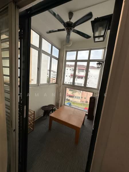 Pangsapuri untuk Dijual di Pangsapuri Lotus (Teratai) - Zamani Ishak - Balcony - PropertyGuru.com.my