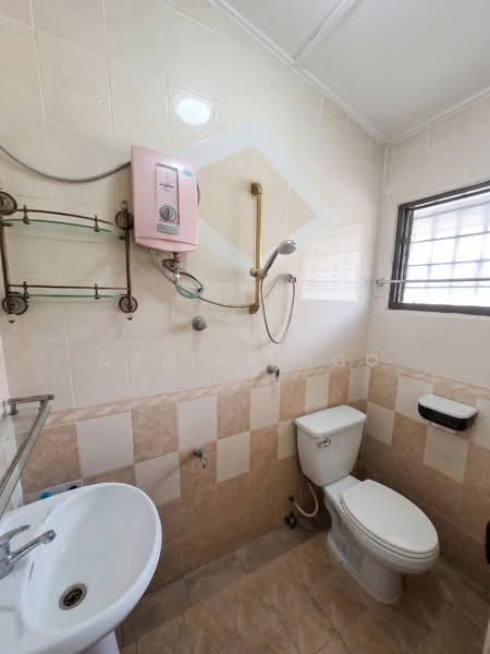 1-storey Terraced House for Sale in Taman Pertama (Ipoh) - Qazin Khoo - Bathroom - PropertyGuru.com.my