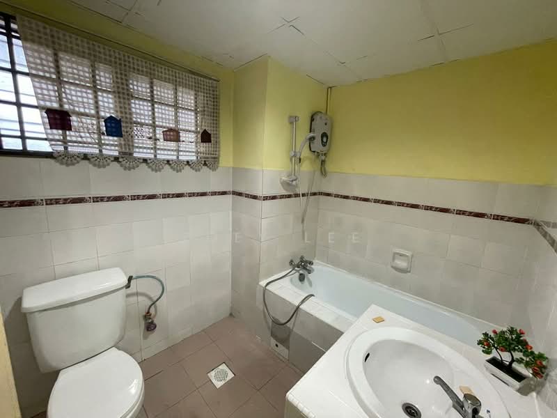 Apartment for Sale at Seri Mutiara Apartment - Zoey Lee - Bathroom - PropertyGuru.com.my