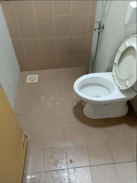 Servis Apartment untuk Dijual di SuriaMas Suites - Ong Lih Shyan - Bathroom - PropertyGuru.com.my