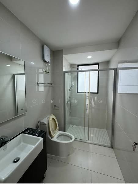 Condominium for Rent at Bay Point @ Country Garden Danga Bay - Corine YG - Bathroom - PropertyGuru.com.my