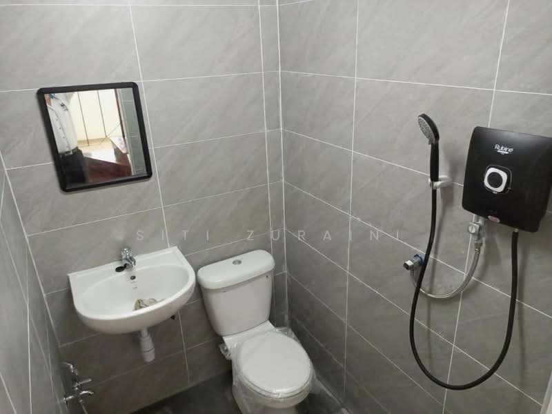 2-storey Terraced House for Rent in Taman Castlefield (Sri Petaling) - Siti Zuraini - Bathroom - PropertyGuru.com.my
