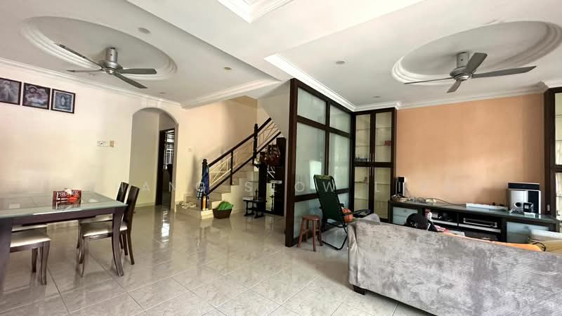 Rumah Teres untuk Disewa di Taman Melaka Jaya (Batu Berendam) - Phang Seow Ling - Living Room - PropertyGuru.com.my