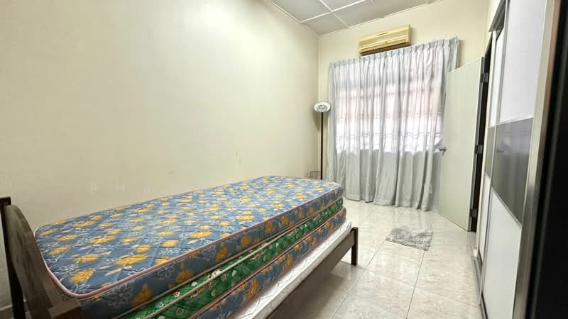 Rumah Teres untuk Disewa di Taman Melaka Jaya (Batu Berendam) - Phang Seow Ling - Bedroom - PropertyGuru.com.my