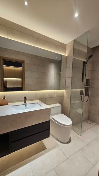 Servis Apartment untuk Dijual di Armani Hallson KLCC - Yvonne Tan - Bathroom - PropertyGuru.com.my
