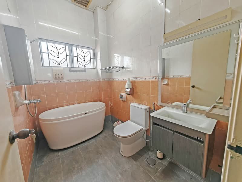 2-storey Terraced House for Sale in Taman Suria (Bandar Sungai Long) - Eason Wong - Bathroom - PropertyGuru.com.my