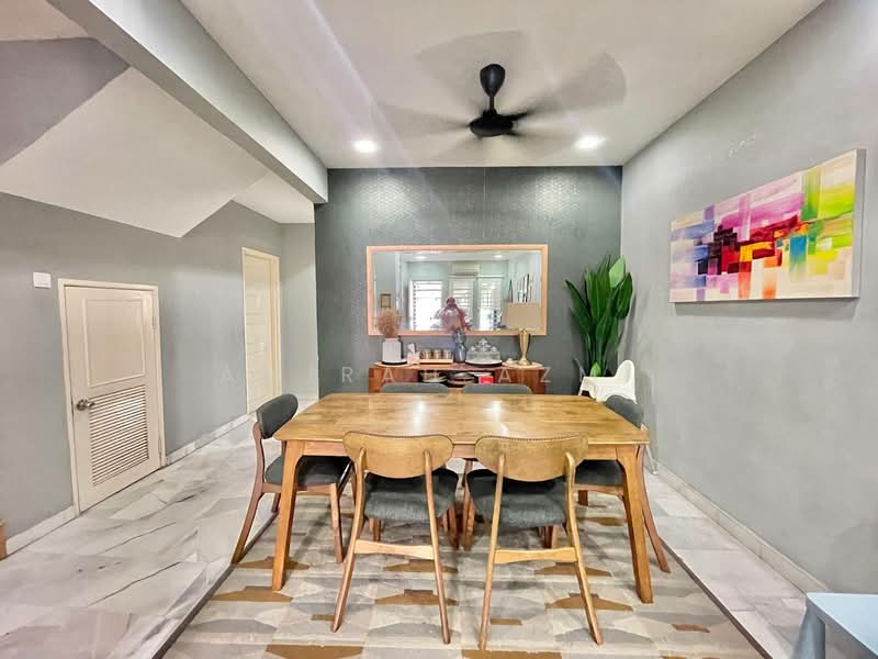 2-storey Terraced House for Sale in Bukit Jelutong (Shah Alam) - Amirah Azmi - Dining Room - PropertyGuru.com.my