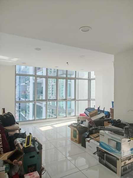 Kondominium untuk Dijual di The Latitude Condominium - Kelvin Tan - Living Room - PropertyGuru.com.my