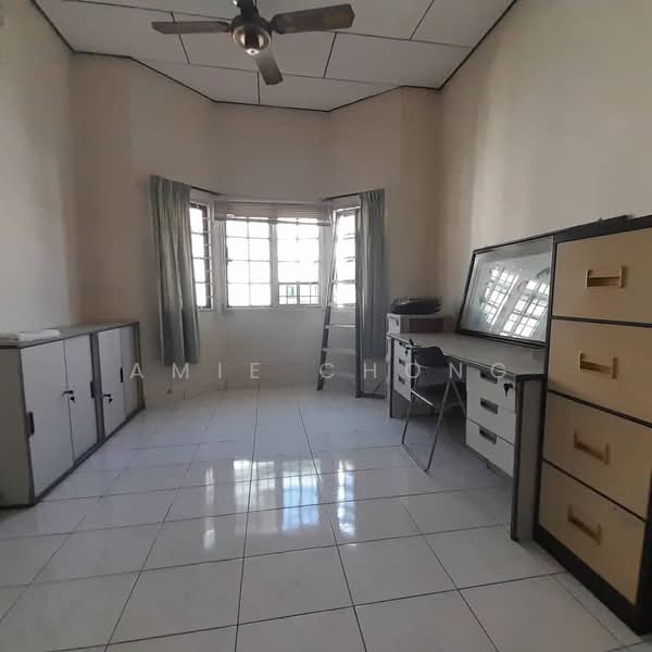 Semi-Detached House for Sale in Taman Ipoh Jaya Timur (Ipoh) - Amie Chong - Study - PropertyGuru.com.my