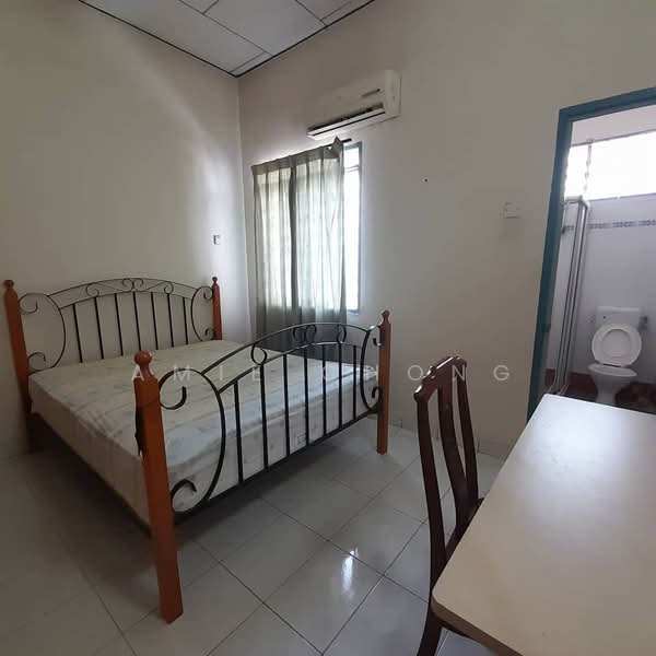Semi-Detached House for Sale in Taman Ipoh Jaya Timur (Ipoh) - Amie Chong - Bedroom - PropertyGuru.com.my