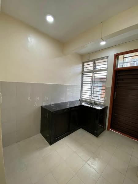 2-storey Terraced House for Sale in Johor Bahru (Johor) - Abd Hakeem Abd Jalil - Kitchen - PropertyGuru.com.my