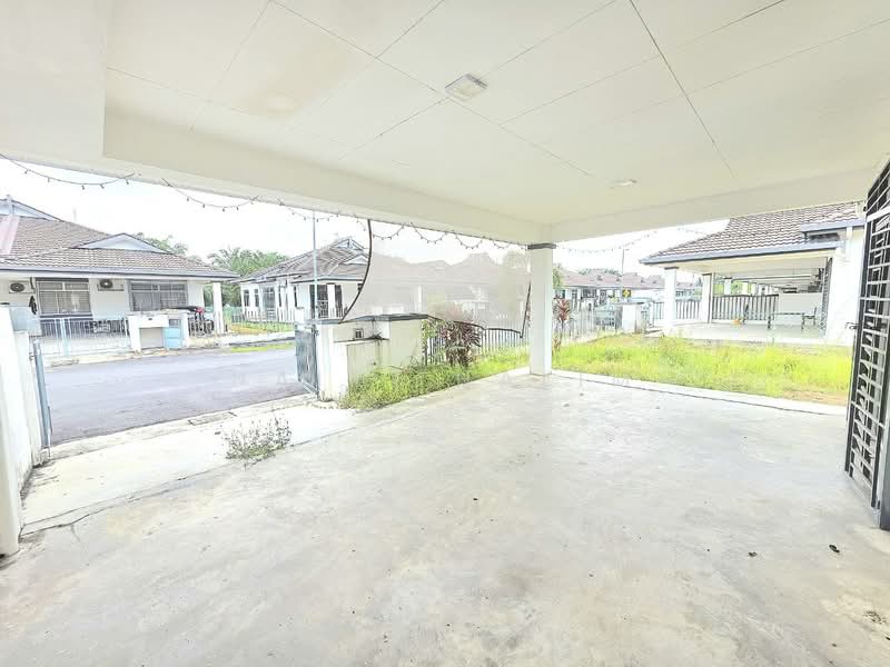 Semi-Detached House for Sale in Taman Srikandi (Telok Panglima Garang) - Hairi Halim - PropertyGuru.com.my