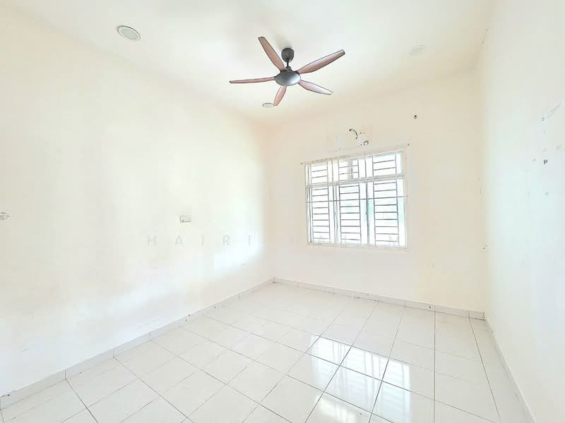 Semi-Detached House for Sale in Taman Srikandi (Telok Panglima Garang) - Hairi Halim - PropertyGuru.com.my